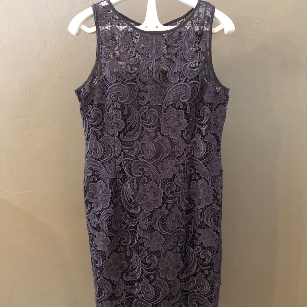 Adrianna Papell Evening Dress Gray Lace Overlay Sleeveless Lined Sheath Size 14 - Picture 2 of 4